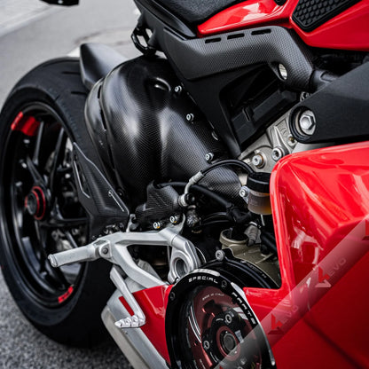 v4evo | Carbon Exhaust Cover | DUCATI Panigale/Streetfighter V4 (18-22)