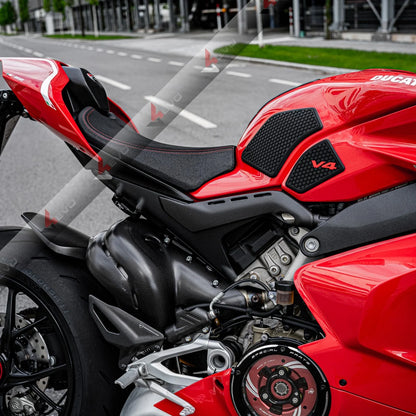 v4evo | Carbon Exhaust Cover | DUCATI Panigale/Streetfighter V4 (18-22)